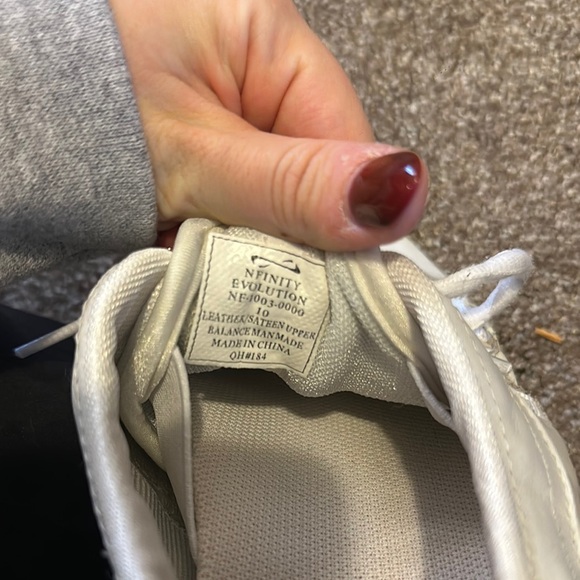 Worn/Used Infinity Cheer Shoes - Picture 3 of 4